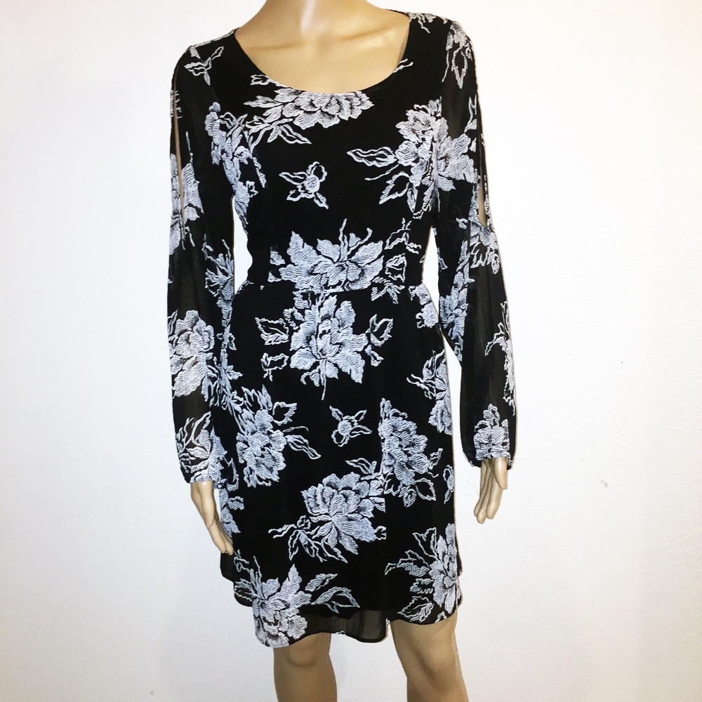NEW WITH TAGS! ABERCROMBIE & FITCH BLACK & WHITE FLORAL DRESS